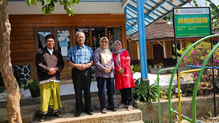 Siti Noordjannah dan Haedar Nashir Kunjungi PAUD dan TK Aisyiyah di Daerah Pegunungan