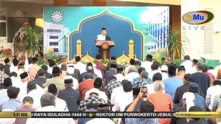 Ribuan Jamaah Mengikuti Salat Iduladha 1444 H di Halaman Masjid At Tanwir Jakarta
