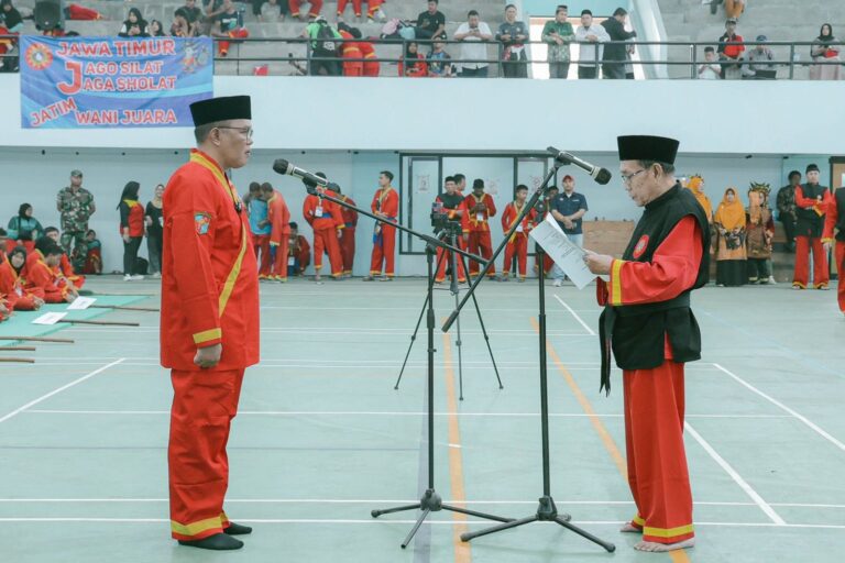 Ketua Umum PP Tapak Suci Lantik Ketua IPSI Sumatera Barat Sebagai Pendekar Muda Tapak Suci 