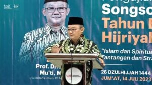 Abdul Mu’ti: Jangan Pernah Bawa Partai ke Persyarikatan