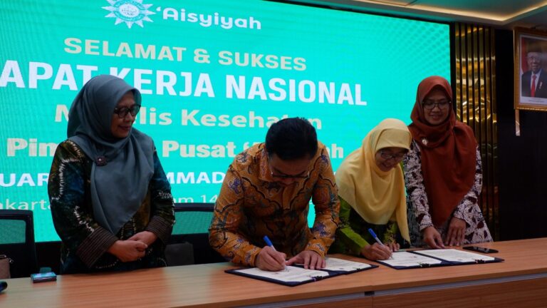 Gerakan Percepatan Penurunan Stunting, PP ‘Aisyiyah Teken MoU dengan BKKBN