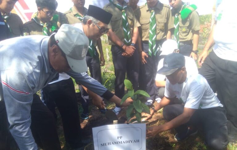 Penanaman 1.000 Pohon di Kalteng, Izzul Muslimin Ajak Gerakan Lingkungan Jadi Program Dakwah Warga Persyarikatan