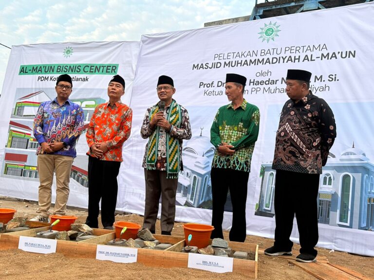 Letakan Batu Pertama Al Ma'un Center, Haedar Nashir Pacu Ghirah dan Ruh Tajdid Muhammadiyah Pontianak