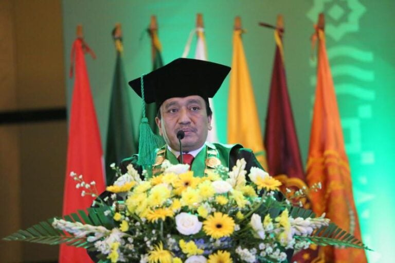 Rektor UMJ, Ma’mun Murod Al-Barbasy Dikukuhkan Sebagai Guru Besar Ilmu Politik