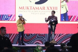 Ipmawan Asal Depok Dapat Sepeda dari Presiden Jokowi di Muktamar IPM ke-23