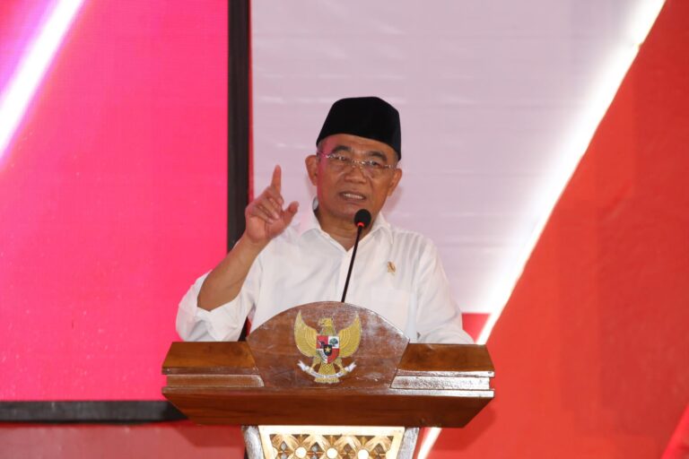 Menuju Indonesia Emas 2045, Menko PMK RI Dorong Alumni UMM Persiapkan Diri Menjadi Pemimpin Masa Depan