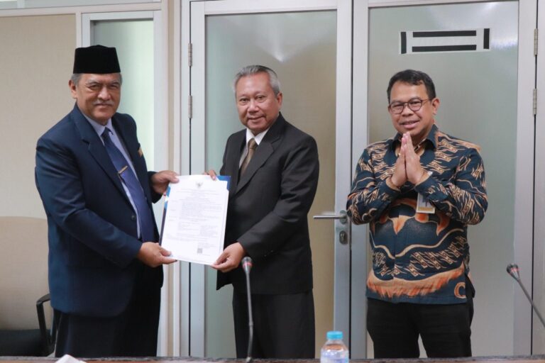 UMS Tambah 2 Guru Besar Bidang Ilmu Strategi Pembelajaran dan Bidang Teknik Mesin