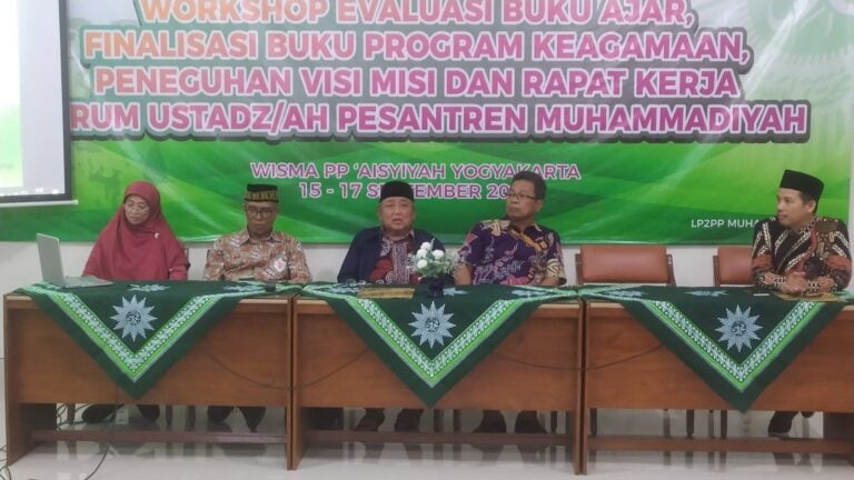 LP2 PP Muhammadiyah Gelar Workshop Evaluasi dan Finalisasi Buku Ajar Pesantren