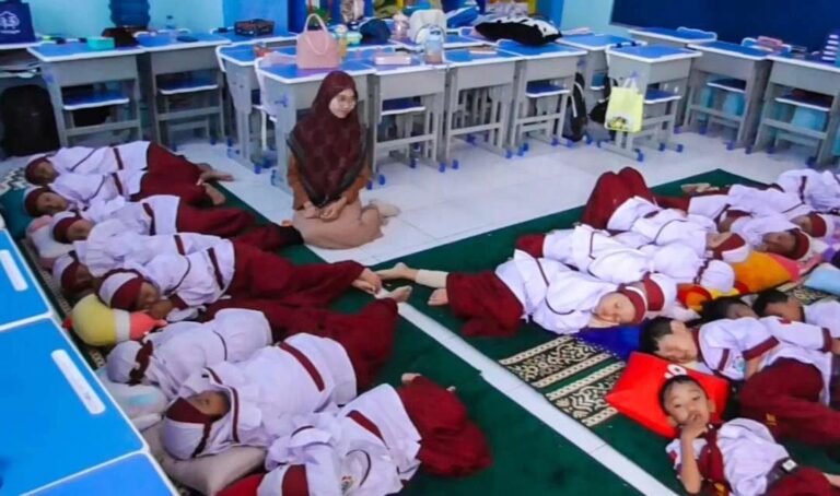 Ingin Siswa Tetap Bugar Ikuti Full Day School, SD Muhammadiyah IV Sidoarjo Terapkan Pelajaran Tidur Siang