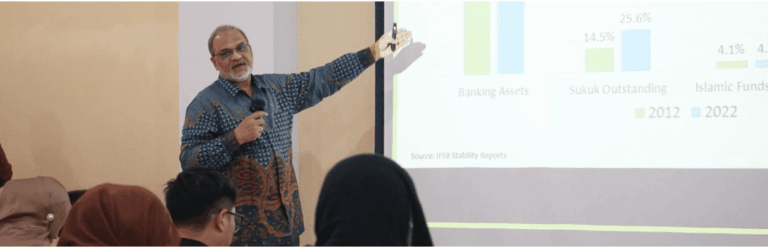 Di UMY, Profesor asal Universitas Durham Inggris Berharap Industri Keuangan Islam Lebih dari Sekedar Produk Finansial