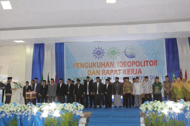 Agung Danarto Kukuhkan PWM/PWA Provinsi Maluku Periode 2023-2027; Fokus Membangun SDM Unggul