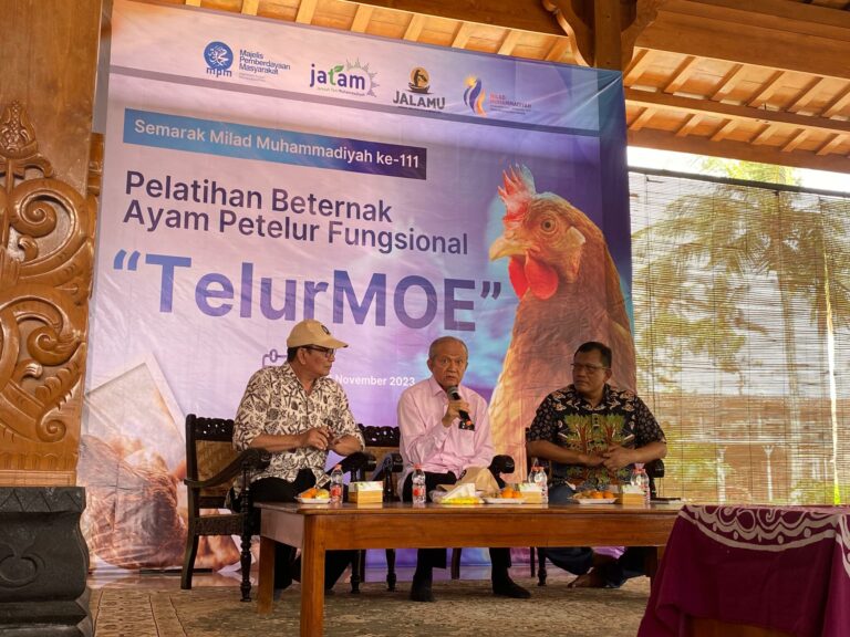 Anwar Abbas Dorong Replikasi Gerakan Beternak Ayam Petelur Fungsional yang Dilakukan MPM Pusat