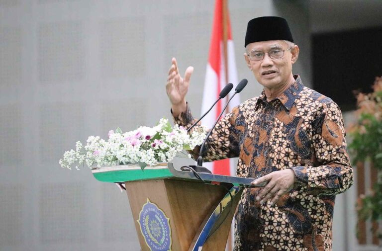 Ajak Elit Bangsa Renungi Teladan Para Pahlawan, Haedar: Jangan Bikin Mereka Menangis di Kuburnya