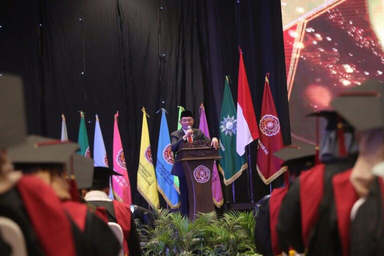 Menko PMK Ungkap Peluang Beasiswa Mahasiswa Kampus Swasta dan Negeri Sama