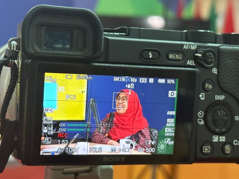 Makna Hari Ibu: Merayakan Sejarah, Merenung Evaluasi