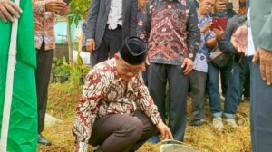 Sekum PP Muhammadiyah Letakan Batu Pertama Pendirian Ponpes Muhammadiyah Purwakarta