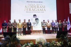 Genap 66 Tahun, Haedar Nashir Dihadiahi Buku Jalan Baru Moderasi Beragama