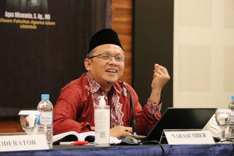 Pondasi Spiritual Sebagai Benteng Derasnya Arus Kehidupan Materialisme