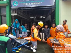 Kali Kedua Dikepung Banjir Demak, MDMC Fokus Bantu Evakuasi dan Layanan Dapur Umum