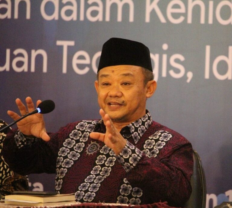 Membangun Moral Utama Bangsa Indonesia Melalui Kesalihan Individu dan Komunal