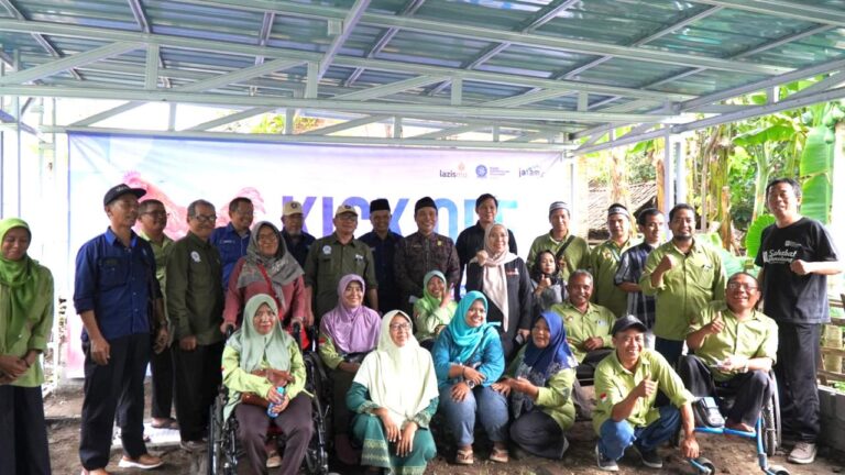 Tingkatkan Ekonomi Difabel Melalui Program Ternak Ayam Telur Bahagia