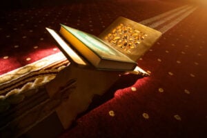 Lailatul Qadar: Waktu, Tanda, dan Amalannya