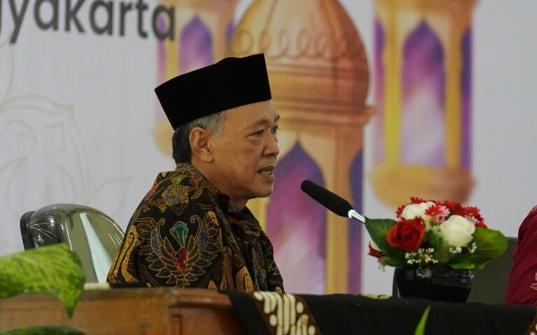 Praktik Korupsi Masih Berkembang Subur di Tengah Masyarakat yang Dinilai Religius