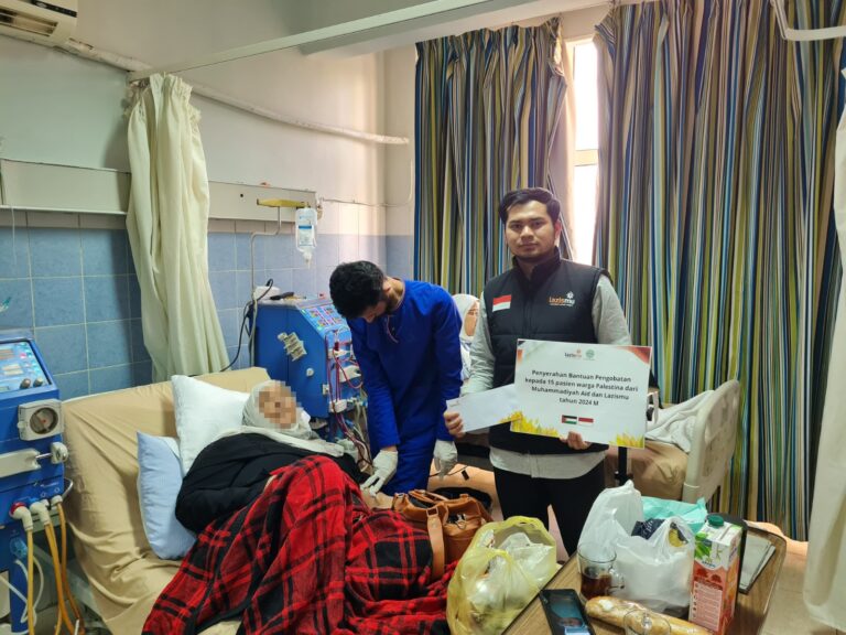 Muhammadiyah Berikan Bantuan Kesehatan Bagi Rakyat Palestina yang di Mesir