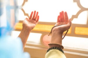 Perempuan Haid Dianjurkan untuk Datang ke Lapangan Salat Idul Fitri