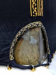 Mengenal Syadzarwan, “Sarung” yang Dimiliki Ka’bah