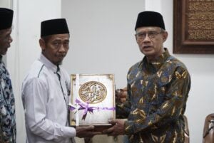 Haedar Nashir Apresiasi Tulisan Tangan Mushaf Al Quran Tokoh Muhammadiyah dari Kampar