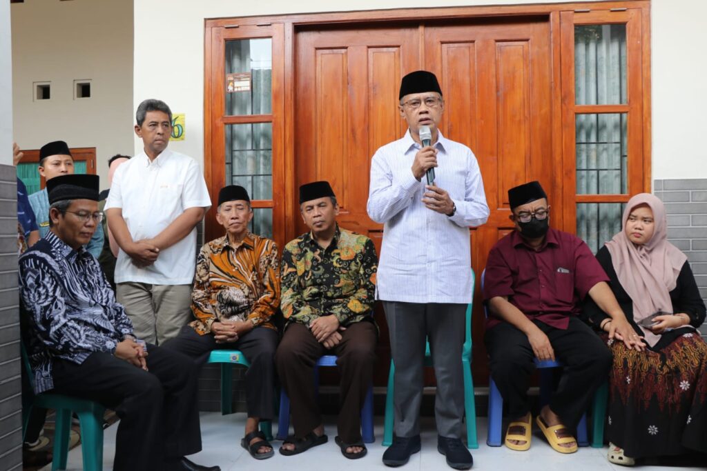 Haedar Nashir Melepas Jenazah Almarhumah Nahar Miladi