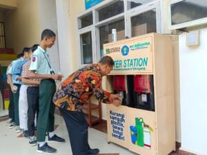 Tekan Penggunaan Plastik Kemasan, Sekolah Muhammadiyah Ini Luncurkan Water Station