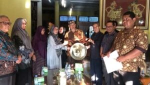 Muhammadiyah DIY Terima Wakaf Gamelan dan Wayang Kulit