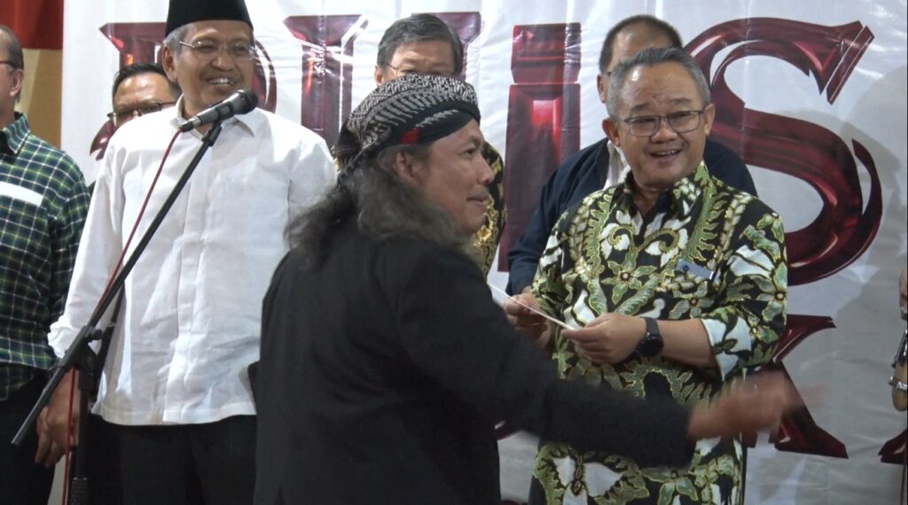 Malam Gembira Puisi, Abdul Mu’ti Bacakan Pembukaan UUD 1945