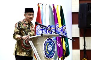 Hadiri Pelantikan Rektor UM Banjarmasin, Haedar Dorong Kebersamaan dalam Kepemimpinan