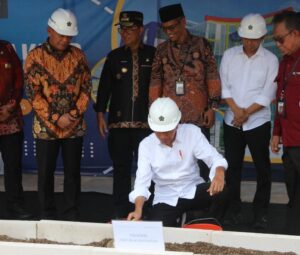 Presiden Jokowi Letakkan Batu Pertama di Universitas Muhammadiyah Berau