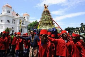 Dilaksanakan Setiap Maulid Nabi Saw, Apakah Orang Islam Boleh Merayakan Sekaten?