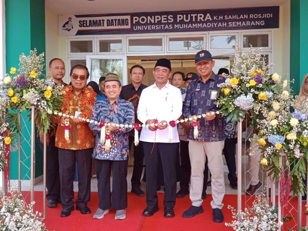 Menko PMK Resmikan Rusunawa Putra Unimus