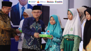 Hadiri Milad ke-112 Muhammadiyah di Jatim, Mu’ti Sekaligus Launching Makan Siang Bergizi