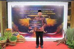 Direktur Mu'allimin Raih Penghargaan dari Bank Indonesia Award 2024