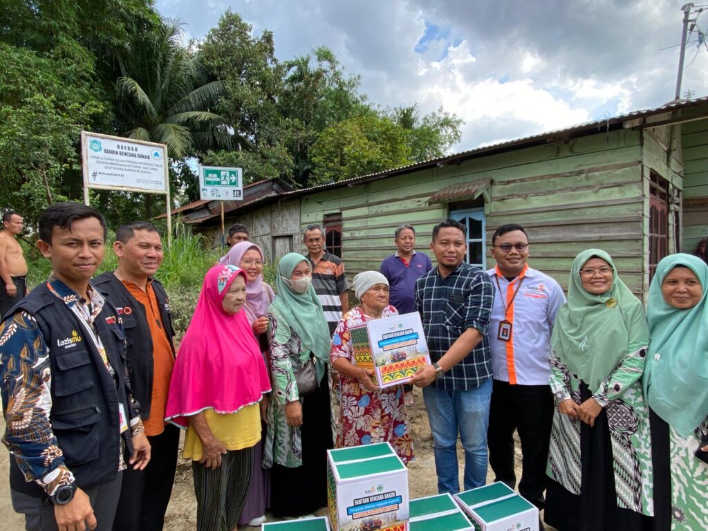 Muhammadiyah Salurkan Bantuan Korban Banjir di Sukabumi dan Medan