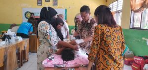 Anak-anak Lintas Iman Ikuti Sunatan Massal Semarak Tanwir Muhammadiyah di Kupang