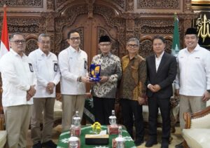 Terima Kunjungan BPKH, Haedar Nashir Dorong Penguatan Sistem Ekonomi Haji yang Berkeadilan