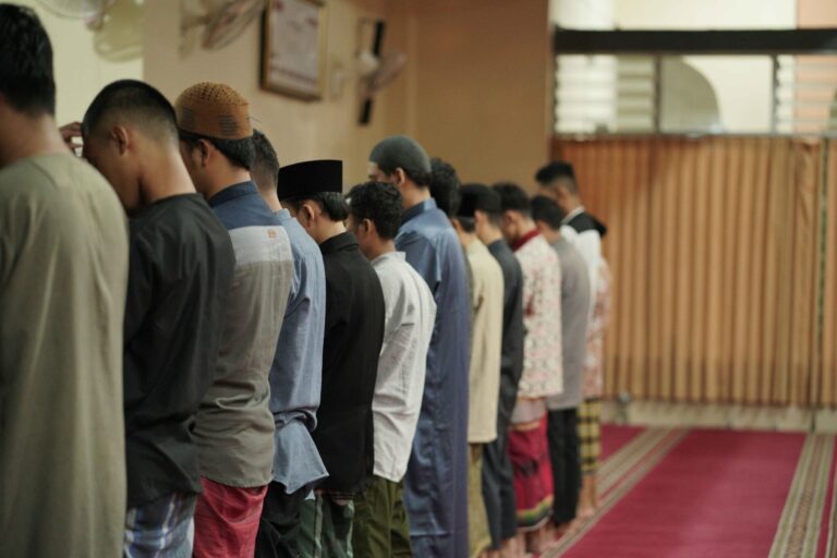 5 Keutamaan Besar Salat Tarawih Secara Berjamaah