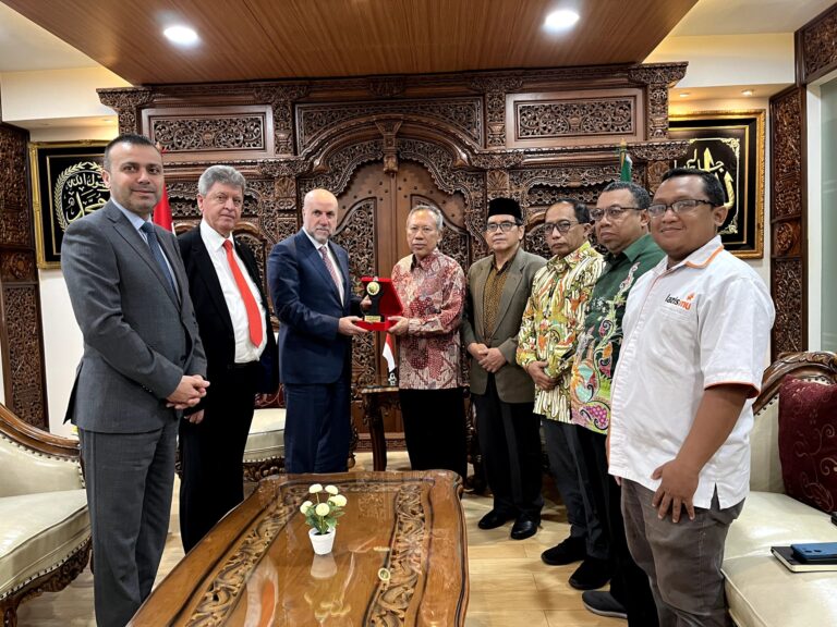 Muhammadiyah Komitmen dan Dukung Penyaluran Bantuan untuk Palestina
