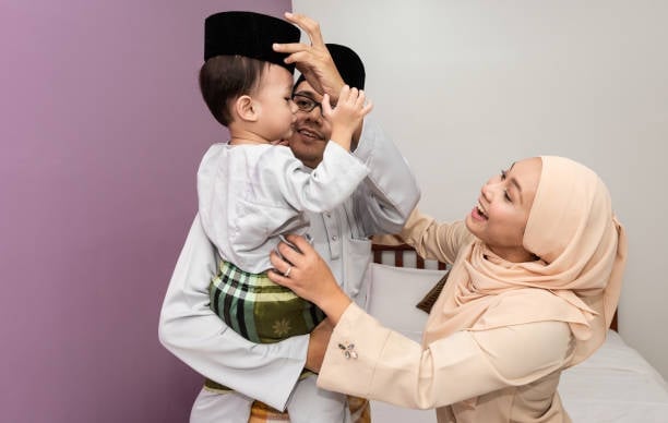 Lindungi Anak, Begini Tanggung Jawab Ayah dalam Islam