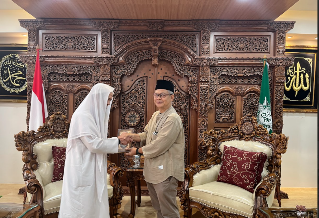 PP Muhammadiyah Terima Bantuan 2000 Mushaf Al-Qur’an