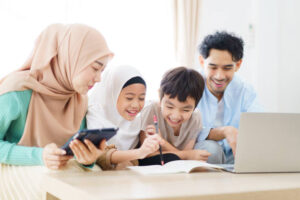 Peran Suami dan Istri sebagai Teladan dalam Membentuk Generasi Beriman