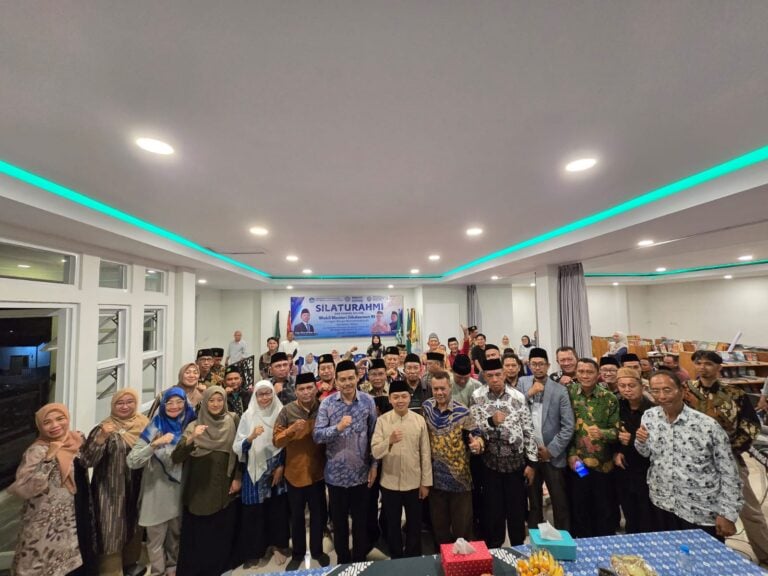 Wamen Fajar Ingatkan Amal Usaha Pendidikan Muhammadiyah untuk Tingkatkan Pelayanan